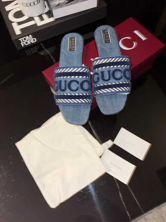 Gucci Slides - Picture 5 of 11